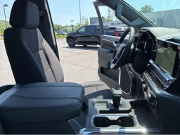 Chevrolet Silverado 1500 LT 4WD Crew Cab 147" 2026
