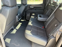 Chevrolet Silverado 1500 High Country 4WD Crew Cab 147" 2026