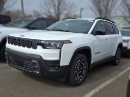 Jeep Cherokee Laredo 4x4 2026