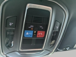 Jeep Cherokee Laredo 4x4 2026