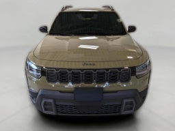 Jeep Cherokee Laredo 4x4 2026