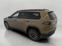 Jeep Cherokee Laredo 4x4 2026