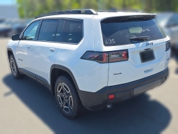 Jeep Cherokee Laredo 4x4 2026
