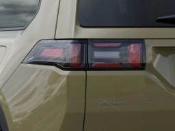 Jeep Cherokee Laredo 4x4 2026