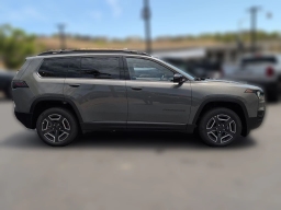 Jeep Cherokee Laredo 4x4 2026