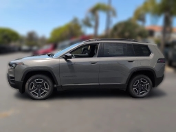 Jeep Cherokee Laredo 4x4 2026