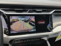 Jeep Cherokee Laredo 4x4 2026