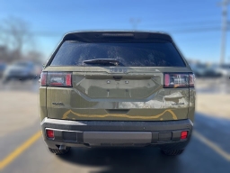 Jeep Cherokee Laredo 4x4 2026