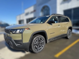 Jeep Cherokee Laredo 4x4 2026