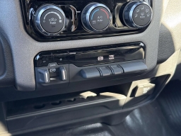 Ram 2500 Tradesman 4x4 Crew Cab 6'4" Box 2025