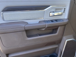 Ram 2500 Laramie 4x4 Crew Cab 8' Box 2026