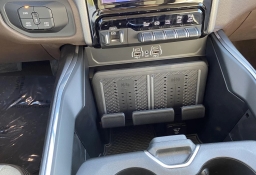 Ram 2500 Laramie 4x4 Crew Cab 8' Box 2026