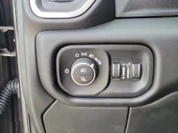 Ram 2500 Laramie 4x4 Mega Cab 6'4" Box 2026