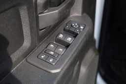 Ram 3500 Tradesman 4x4 Crew Cab 8' Box 2026