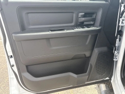 Ram 3500 Tradesman 4x4 Crew Cab 8' Box 2026