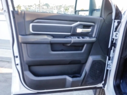 Ram 3500 Big Horn 4x4 Crew Cab 8' Box 2026
