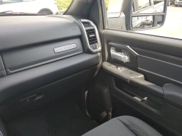 Ram 3500 Big Horn 4x4 Crew Cab 8' Box 2026