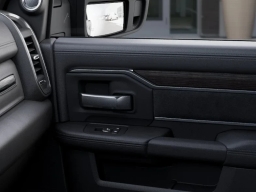 Ram 3500 Laramie 4x4 Crew Cab 8' Box 2026