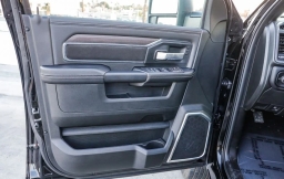 Ram 3500 Laramie 4x4 Crew Cab 8' Box 2026