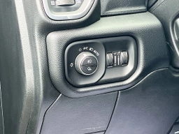 Ram 3500 Laramie 4x4 Crew Cab 8' Box 2026