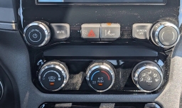 Ram 1500 Express 4x2 Crew Cab 5'7" Box 2026