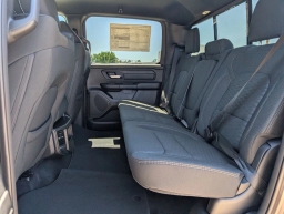 Ram 1500 Express 4x2 Crew Cab 5'7" Box 2026
