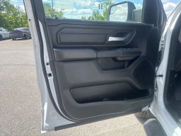 Ram 1500 Express 4x4 Crew Cab 5'7" Box 2026