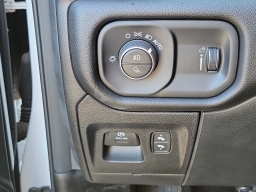 Ram 1500 Big Horn 4x4 Crew Cab 5'7" Box 2026
