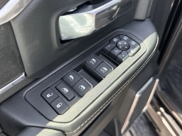 Ram 2500 Laramie 4x4 Crew Cab 6'4" Box 2026