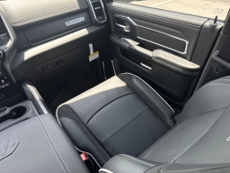 Ram 2500 Laramie 4x4 Crew Cab 6'4" Box 2026