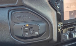 Ram 2500 Tradesman 4x4 Crew Cab 8' Box 2026