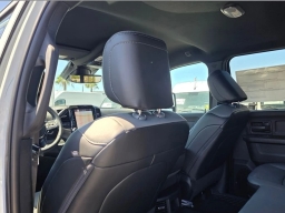 Ram 2500 Tradesman 4x4 Crew Cab 8' Box 2026
