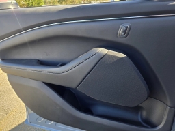 Ford Mustang Mach-E Select RWD 2026