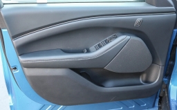 Ford Mustang Mach-E Select RWD 2026