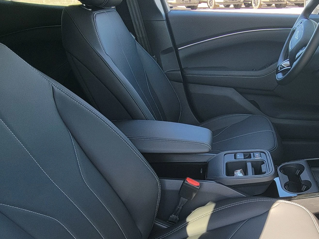 Ford Mustang Mach-E Select RWD 2026