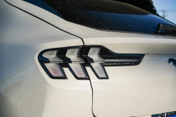 Ford Mustang Mach-E Select RWD 2026
