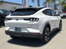 Ford Mustang Mach-E Select AWD 2026