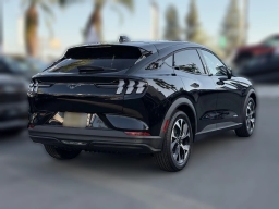 Ford Mustang Mach-E Select AWD 2026