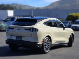 Ford Mustang Mach-E Premium AWD 2026