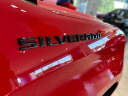 Chevrolet Silverado 1500 LT 4WD Crew Cab 147" 2026
