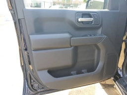 Chevrolet Silverado 1500 Custom Trail Boss 4WD Crew Cab 147" 2026