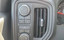 Chevrolet Silverado 1500 Custom Trail Boss 4WD Crew Cab 157" 2026