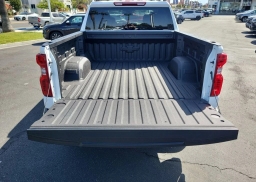 Chevrolet Silverado 1500 Custom Trail Boss 4WD Crew Cab 157" 2026