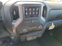 Chevrolet Silverado 1500 Custom Trail Boss 4WD Crew Cab 147" 2026