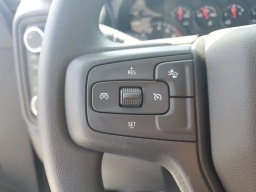 Chevrolet Silverado 1500 Custom Trail Boss 4WD Crew Cab 147" 2026
