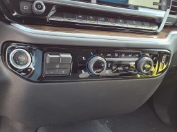 Chevrolet Silverado 1500 LT 4WD Crew Cab 147" 2026