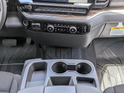 Chevrolet Silverado 1500 LT 4WD Crew Cab 147" 2026