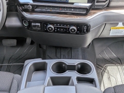 Chevrolet Silverado 1500 LT 4WD Crew Cab 147" 2026
