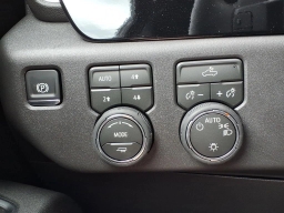 Chevrolet Silverado 1500 LT 4WD Crew Cab 157" 2026