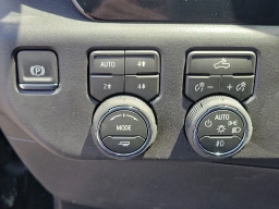 Chevrolet Silverado 1500 LT Trail Boss 4WD Crew Cab 147" 2026